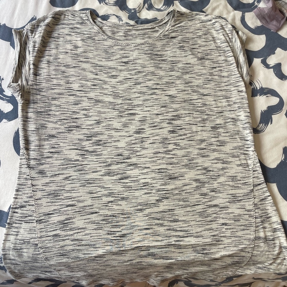 Workout top bundle! - Picture 2 of 9